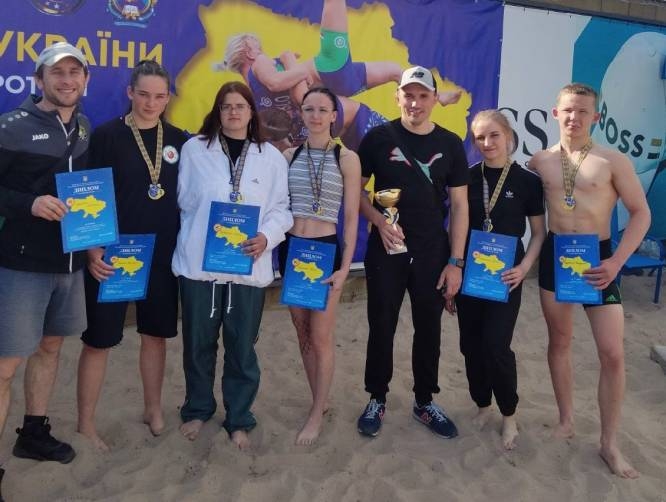 Сумські борці відзначилися на чемпіонаті України з пляжної боротьби фото