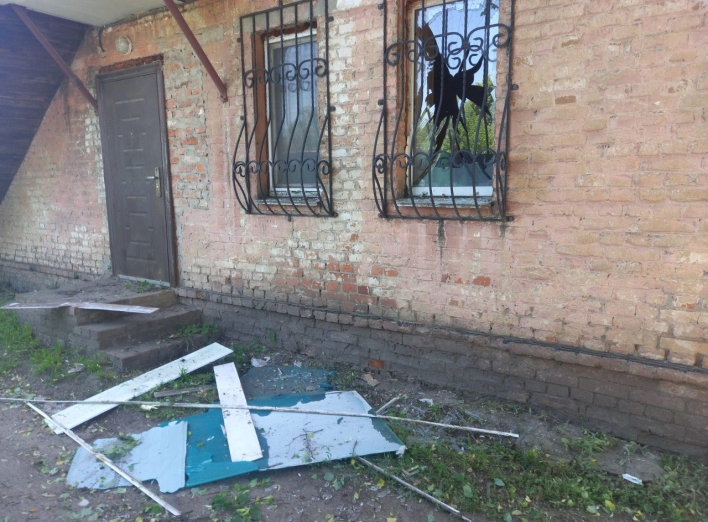 Є поранення і руйнування: рашисти обстріляли 4 громади Сумщини фото