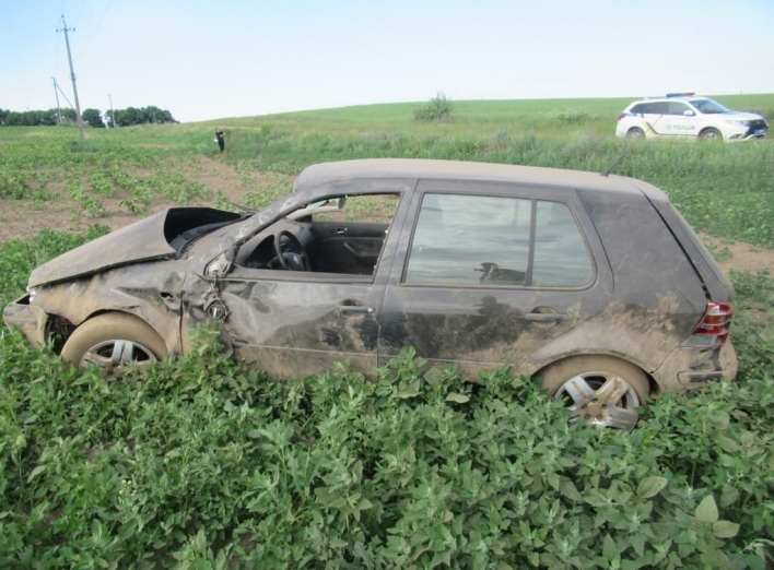 На Сумщині автівка вилетіла в кювет: водій загинув фото