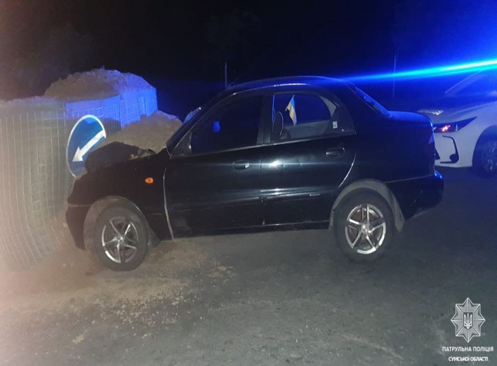 У Сумах п'яний водій врізався в габіон фото У Сумах п'яний водій врізався в габіон фото