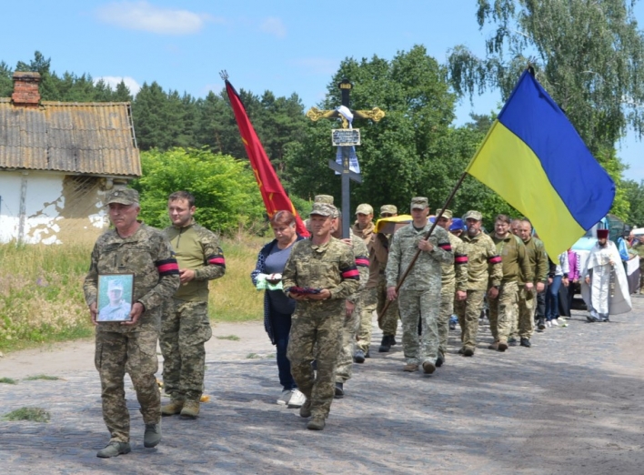 На Лебединщині провели в останню путь полеглого захисника Володимира Сущенка