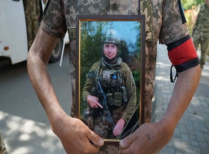 Сумчани попрощалися із Михайлом Поздєєвим, який загинув на Запоріжжі фото