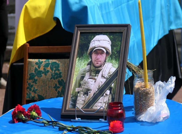 На Сумщині попрощались з українським військовим Олегом Упировим фото На Сумщині попрощались з українським військовим Олегом Упировим фото