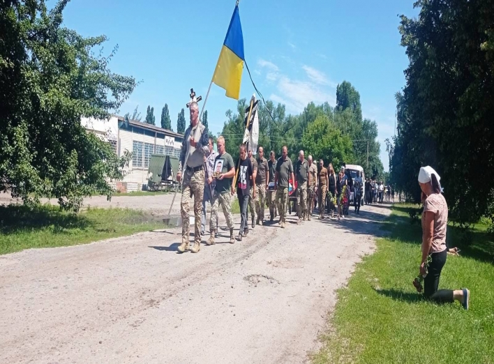 На Великописарівщині попрощалися із героєм фото