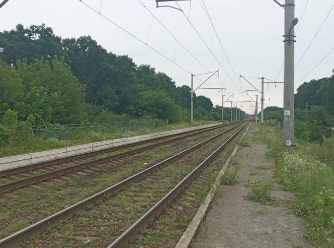 На Сумщині потяг насмерть збив жінку фото