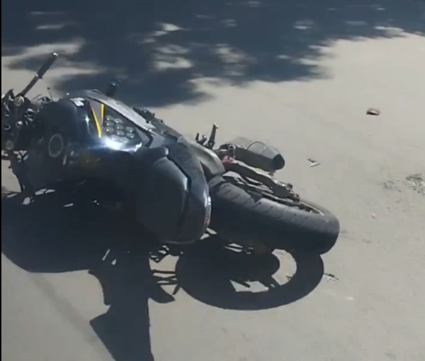 У Сумах зіткнулися легковик і мотоцикл фото