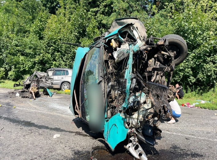 На автодорозі Суми — Полтава жахлива ДТП: 2 загиблих, 10 травмованих фото