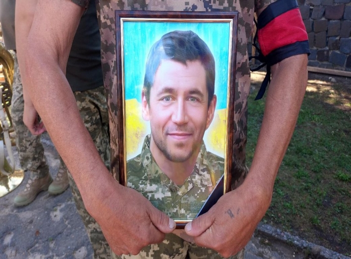 Суми провели в останню путь загиблого військового Володимира Дергая фото