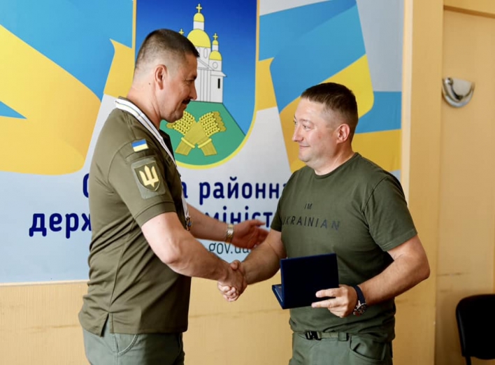 Генерал Нестеренко став почесним громадянином Сумського району фото