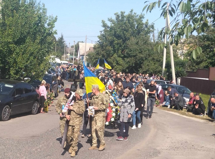 У Бурині попрощалися із захисником України фото