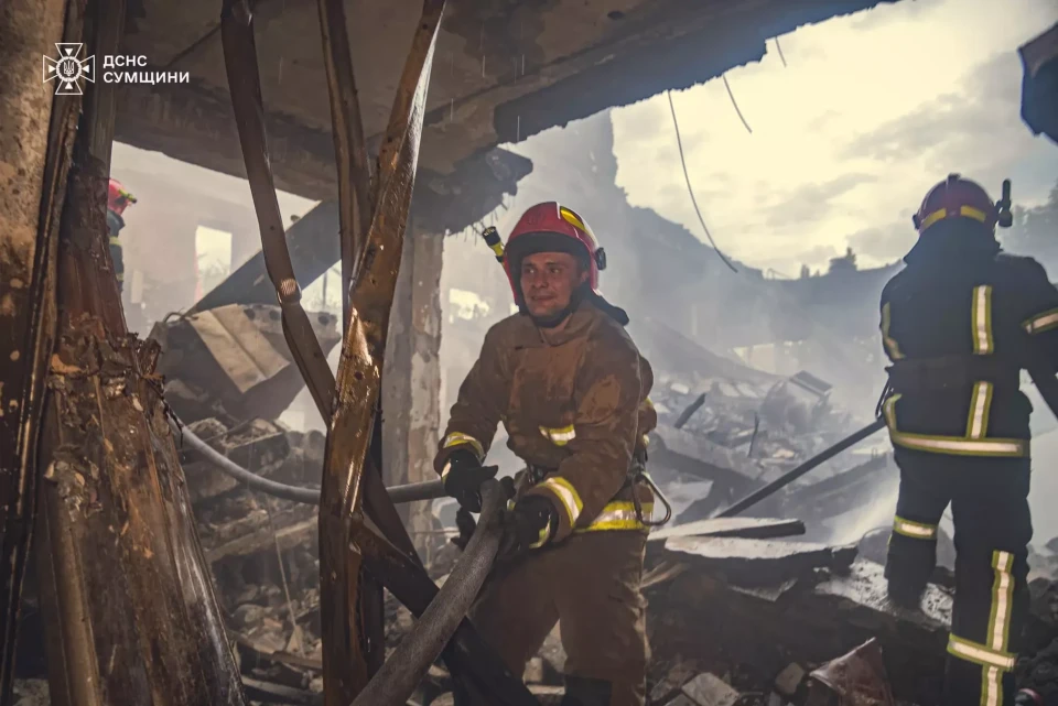 Понад 16 годин гасили пожежу в Ромнах  фото №1