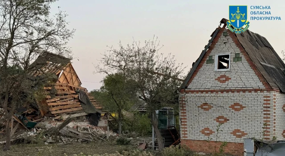 Окупанти вдарили КАБами по дачам і приватному сектору на Сумщині: одна загибла та 6 поранених фото №10