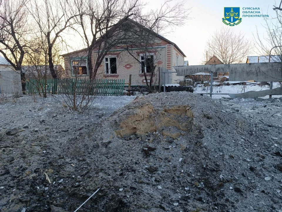 Російські війська знову обстріляли Великописарівську громаду: є пошкодження фото №1
