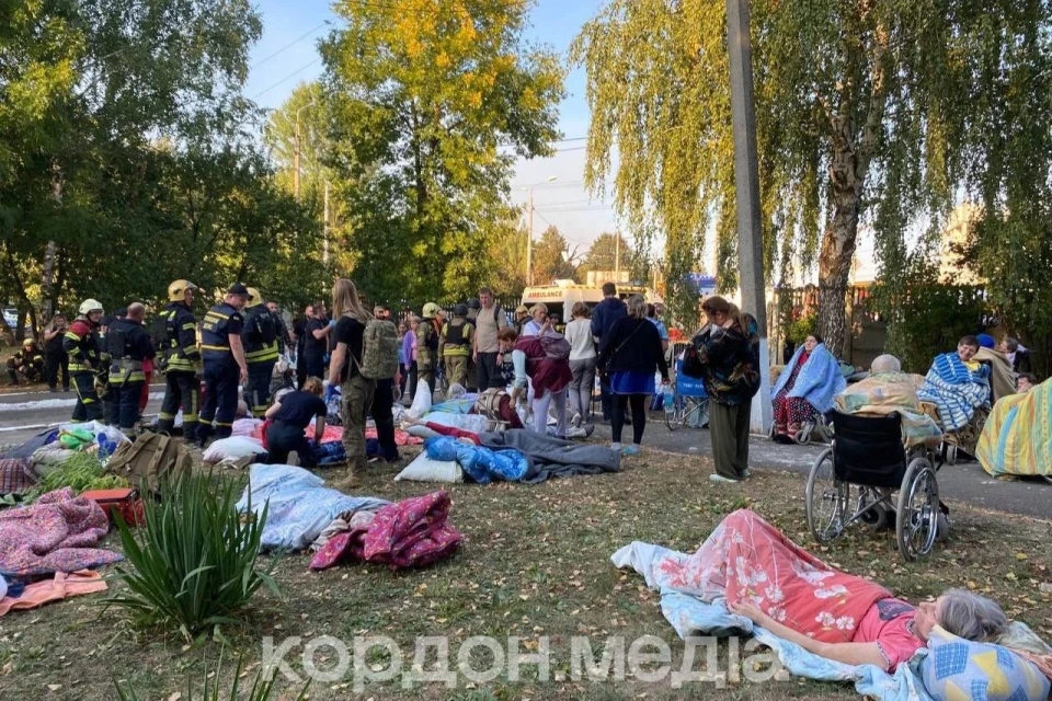 Окупанти ударили КАБом по геріатричному пансіонату в Сумах фото №2