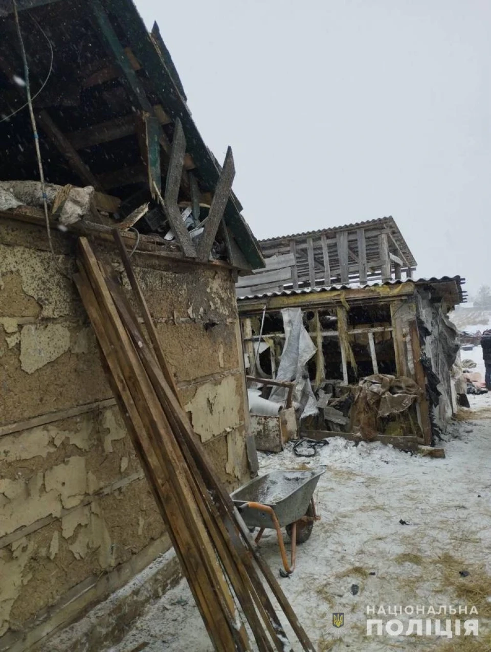 Російські війська знову обстріляли Великописарівську громаду: є пошкодження фото №6