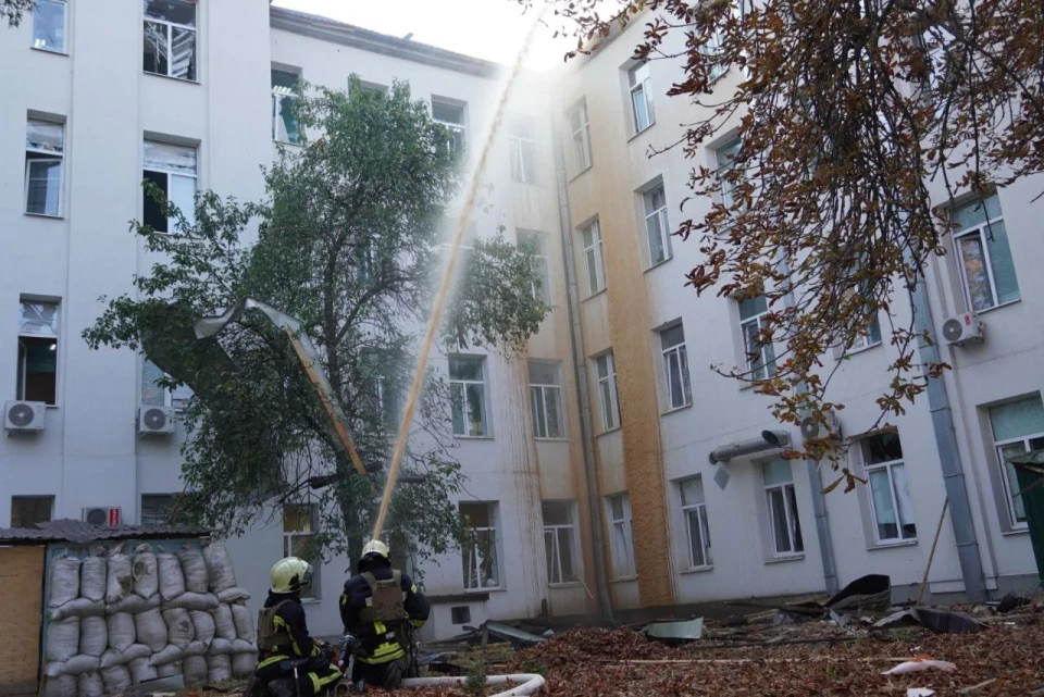 Рятувальники завершили пошукові роботи після ворожого обстрілу в Сумах фото №12