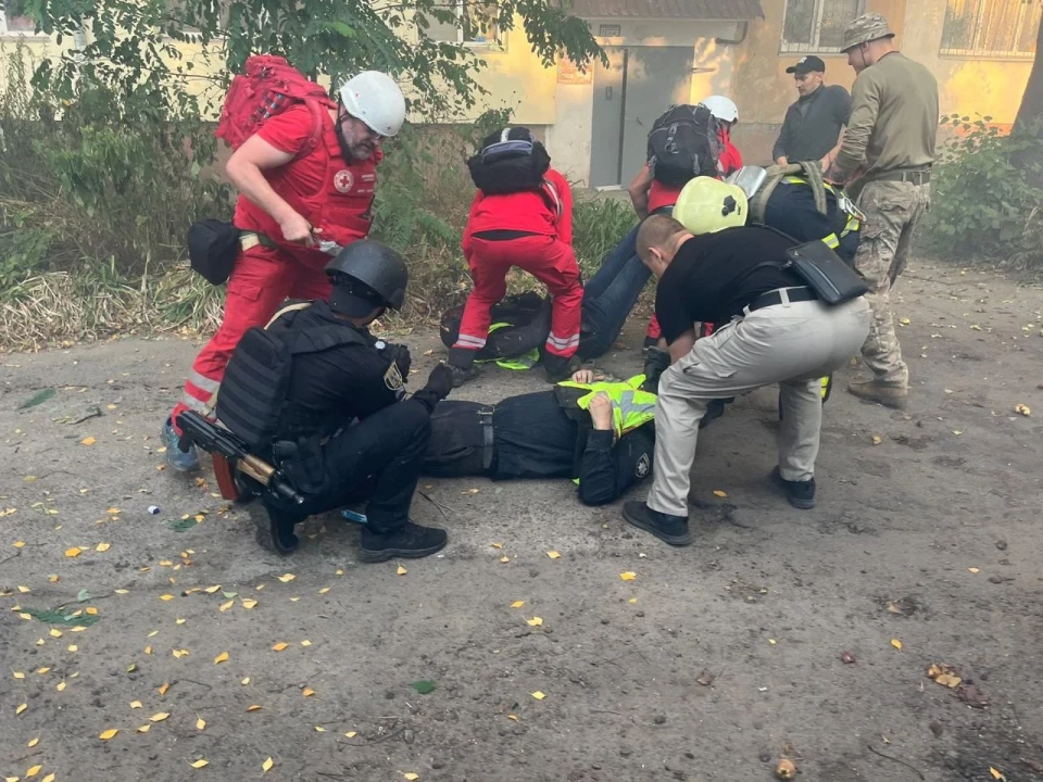 У Сумах через ворожу атаку на лікарню 7 загиблих і 12 поранених (оновлено) фото №19