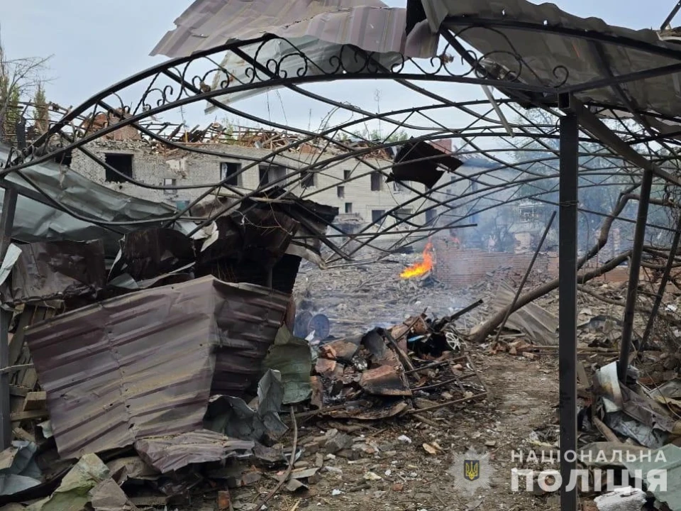 Російські обстріли Сумщини: п'ятеро цивільних поранено, масштабні руйнування фото №7