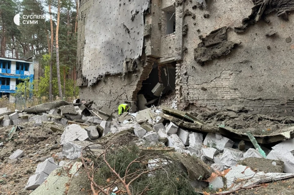 У Сумах російська ракета С-300 пошкодила житловий будинок на Баранівці фото №6