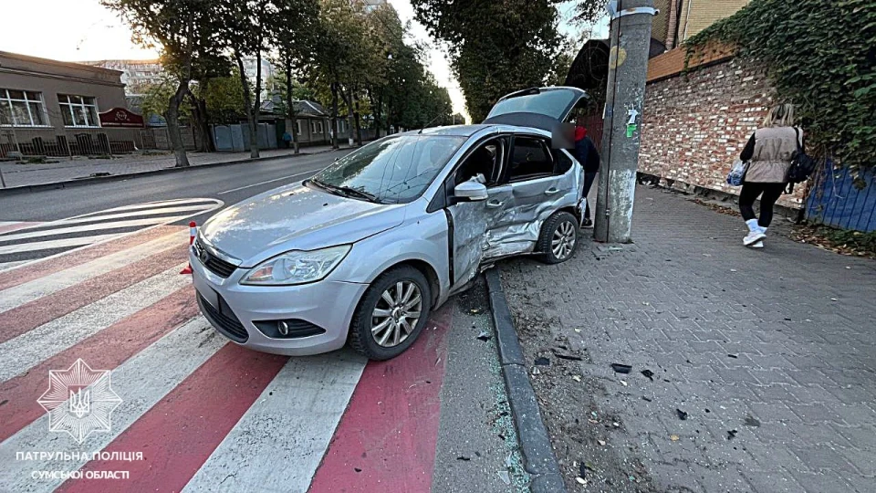 ДТП у Сумах: зіткнулися Ford і BMW, постраждала пасажирка фото №2