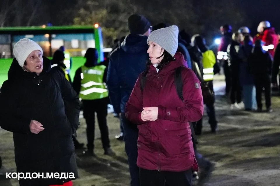 У Сумах ракетний удар прийшовся по двору багатоповерхівки (оновлюється) фото №11