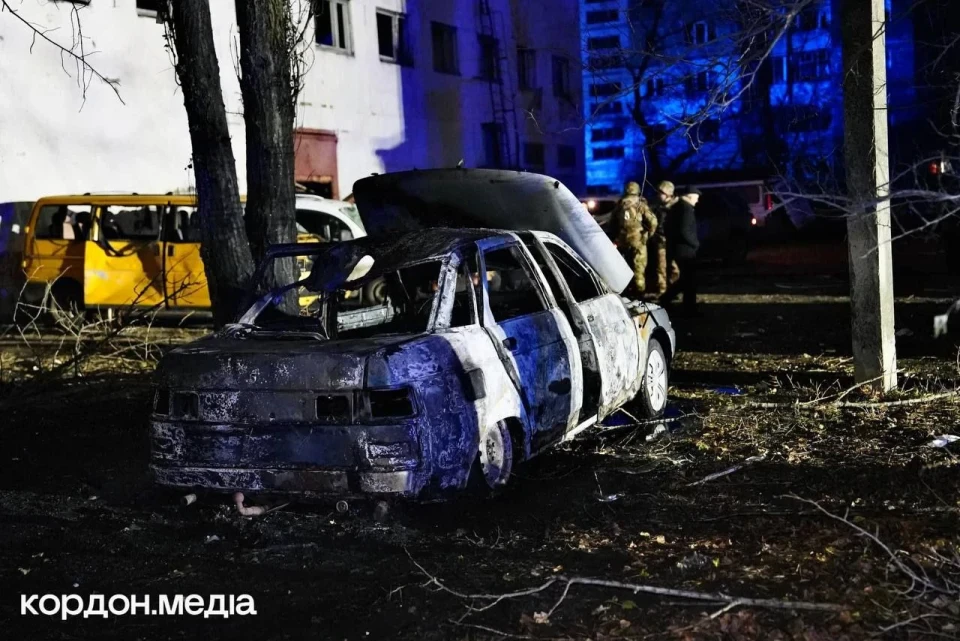 У Сумах ракетний удар прийшовся по двору багатоповерхівки (оновлюється) фото №20