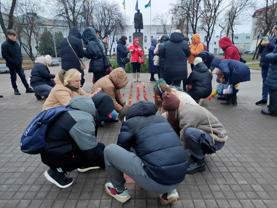 Сумʼяни вшанували жертв голодоморів —  фоторепортаж фото №6