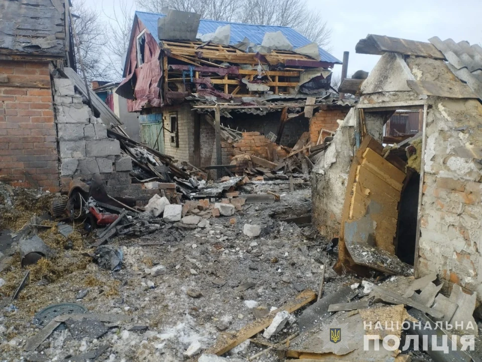 Росіяни обстріляли Сумщину: пошкоджено дитсадок і будинок (фото) фото №5