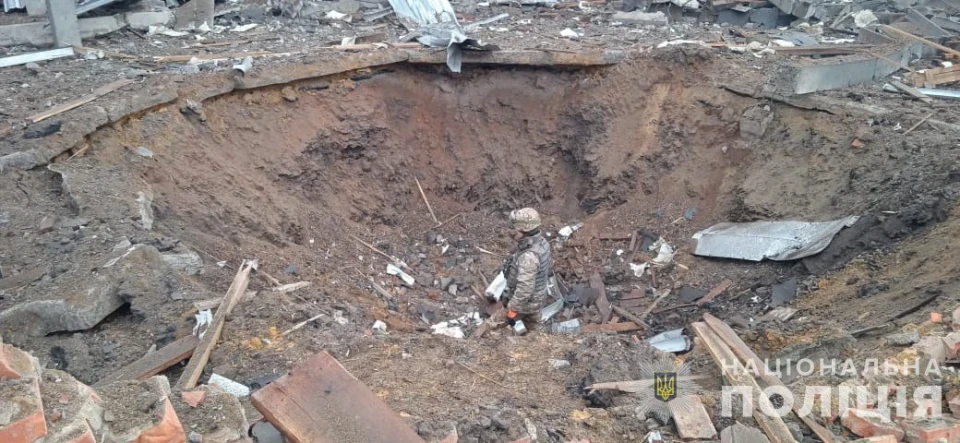Росіяни скинули 7 бомб на прикордоння Сумщини: 3 загиблих та 4 поранених (оновлено) фото №13