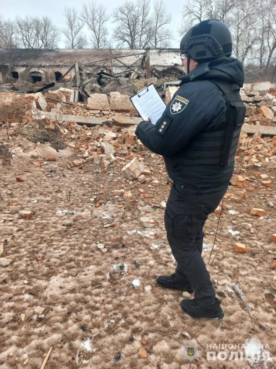 Російські окупанти за день пошкодили 16 будинків і залізничний вокзал на Сумщині фото №8
