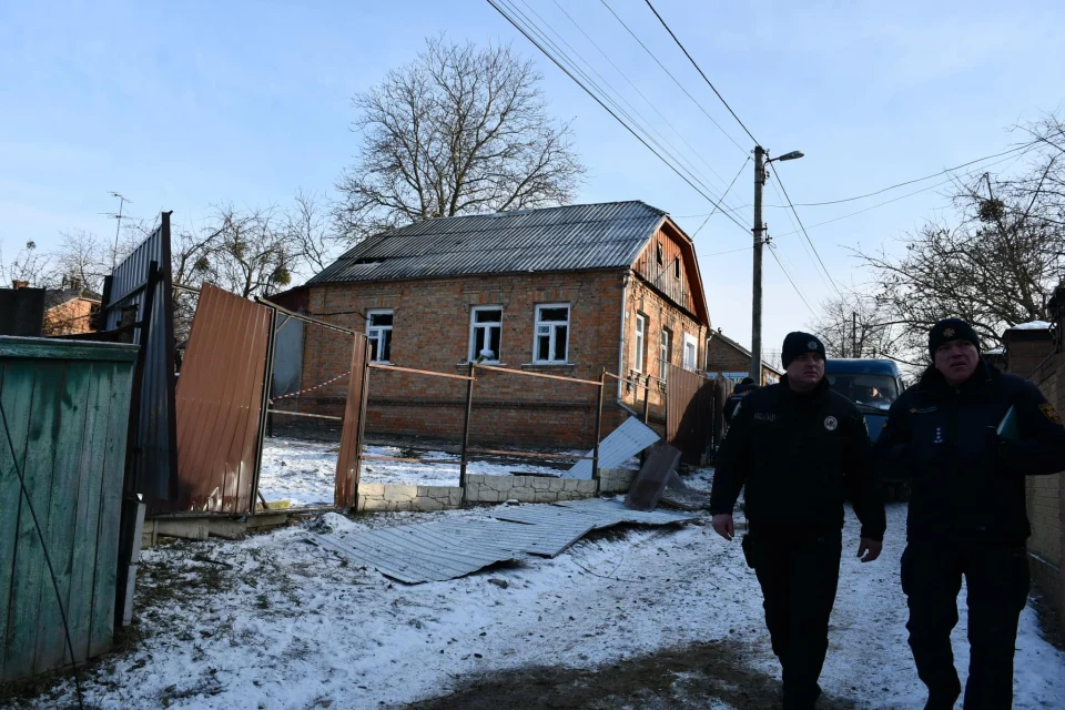 Внаслідок падіння "шахеду" в Ромнах пошкоджено 14 будинків фото №1