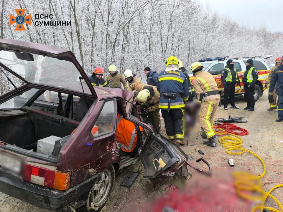 На Охтирщині сталася смертельна ДТП: двоє загиблих, двоє травмованих фото №1