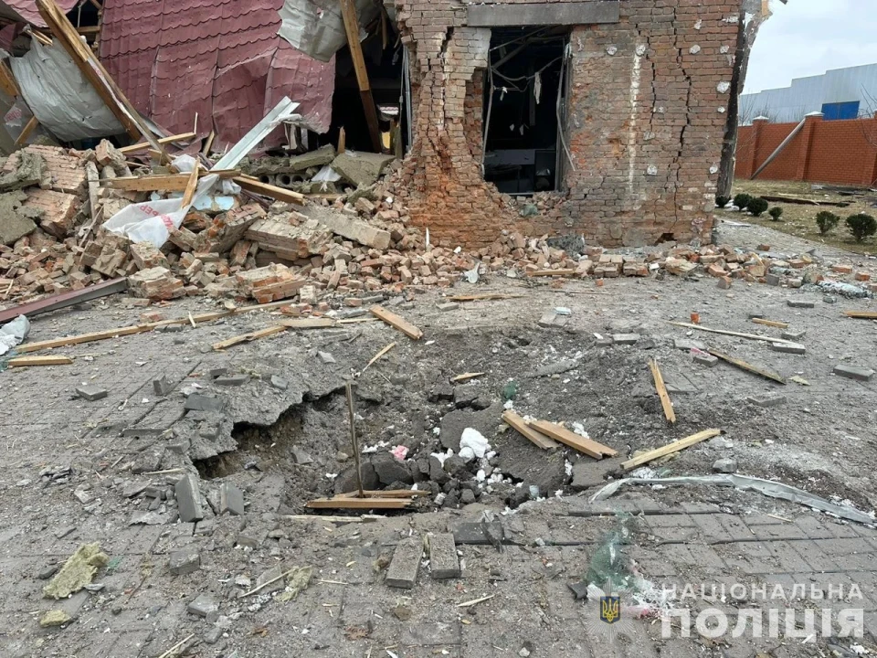 За середу окупанти пошкодили 20 будинків і поранили 9 мирних жителів на Сумщині (фото) фото №6