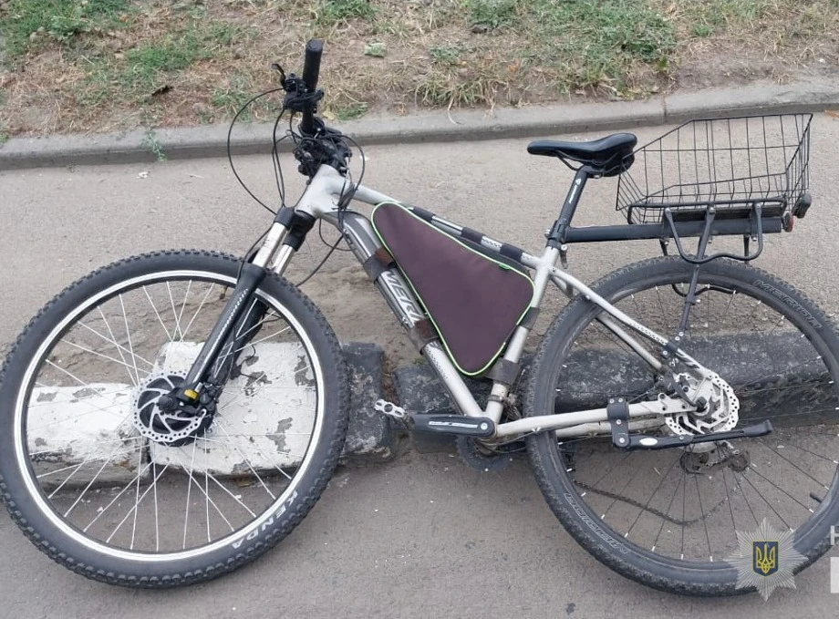 У Сумах водій легковика збив електровелосипедиста: потерпілий у лікарні