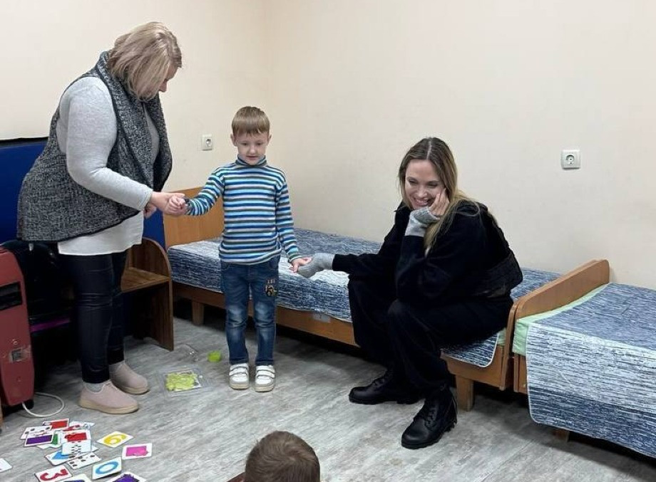 Анджеліна Джолі показала відео зі своєї поїздки до Херсона та Миколаєва