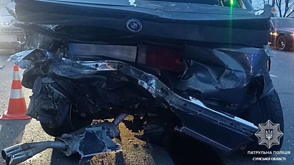 У Сумах сталася потрійна аварія за участю навчального авто фото №3