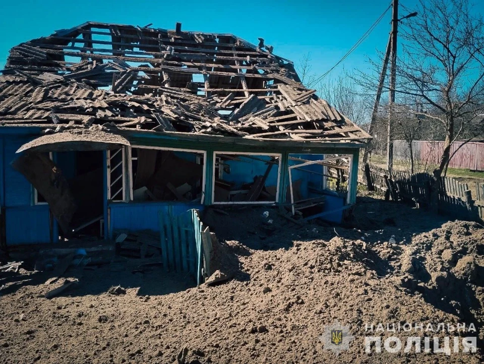 Окупанти обстріляли Сумщину: пошкоджено будинки, магазини, автомобілі, ЛЕП та газопровід фото №7