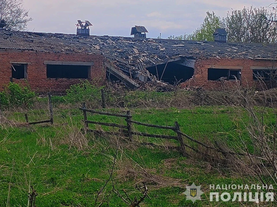 Окупанти завдали ударів по Сумщині: 5 будинків пошкоджено, 1 людина поранена (фото) фото №2