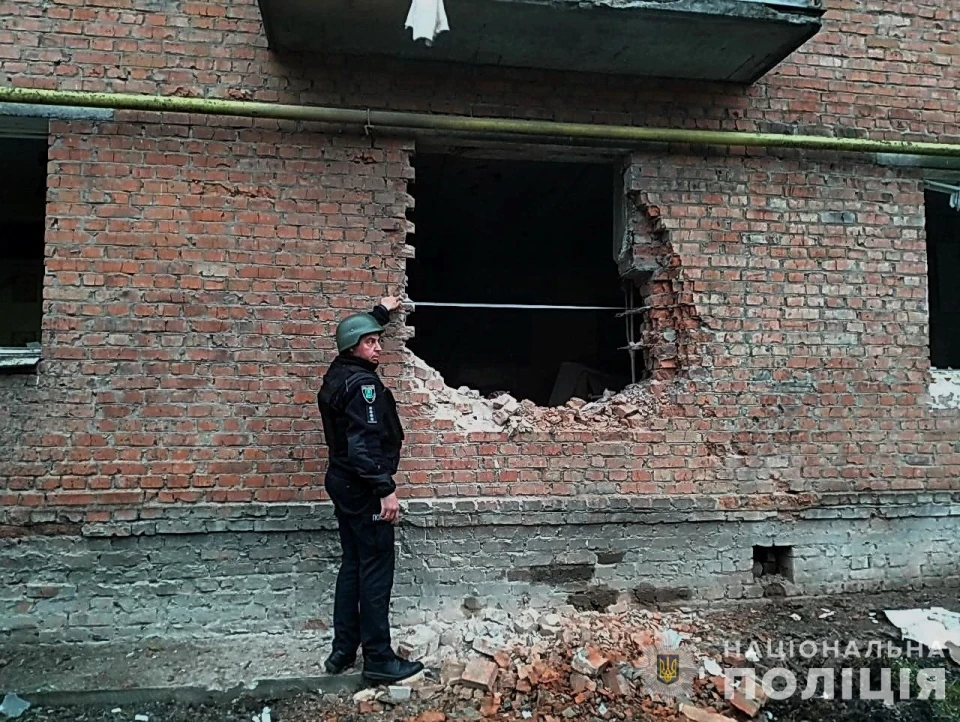 Окупанти завдали ударів по Сумщині: 5 будинків пошкоджено, 1 людина поранена (фото) фото №7