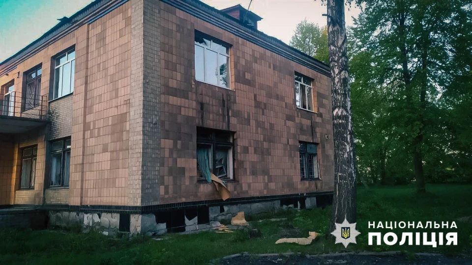 Окупанти обстріляли 14 населених пунктів Сумщини: пошкоджені будинки, авто та школа фото №3