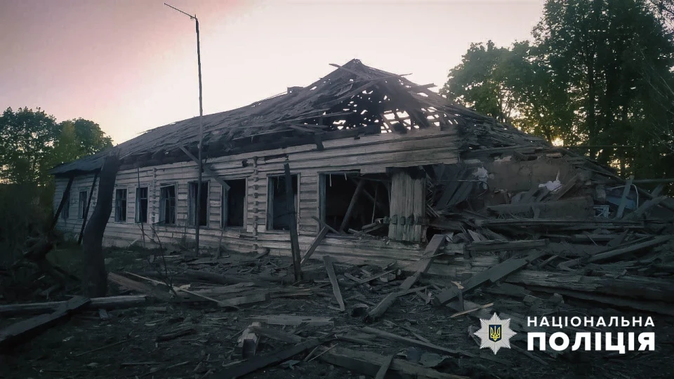 Окупанти обстріляли 14 населених пунктів Сумщини: пошкоджені будинки, авто та школа фото №4