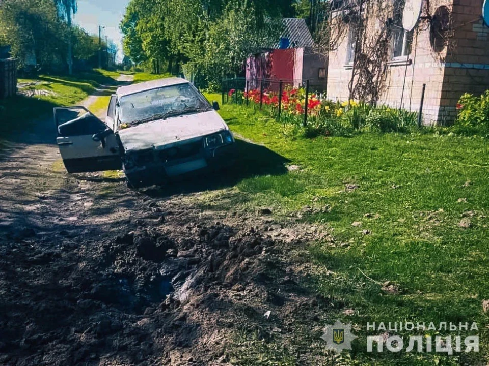 Російські окупанти поранили людину на Сумщині: пошкоджено будинки, автівки та ЛЕП  фото №1