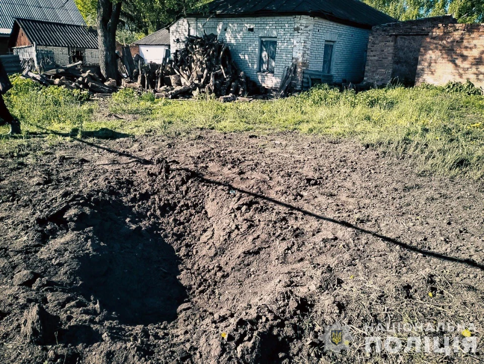 Російські окупанти поранили людину на Сумщині: пошкоджено будинки, автівки та ЛЕП  фото №5
