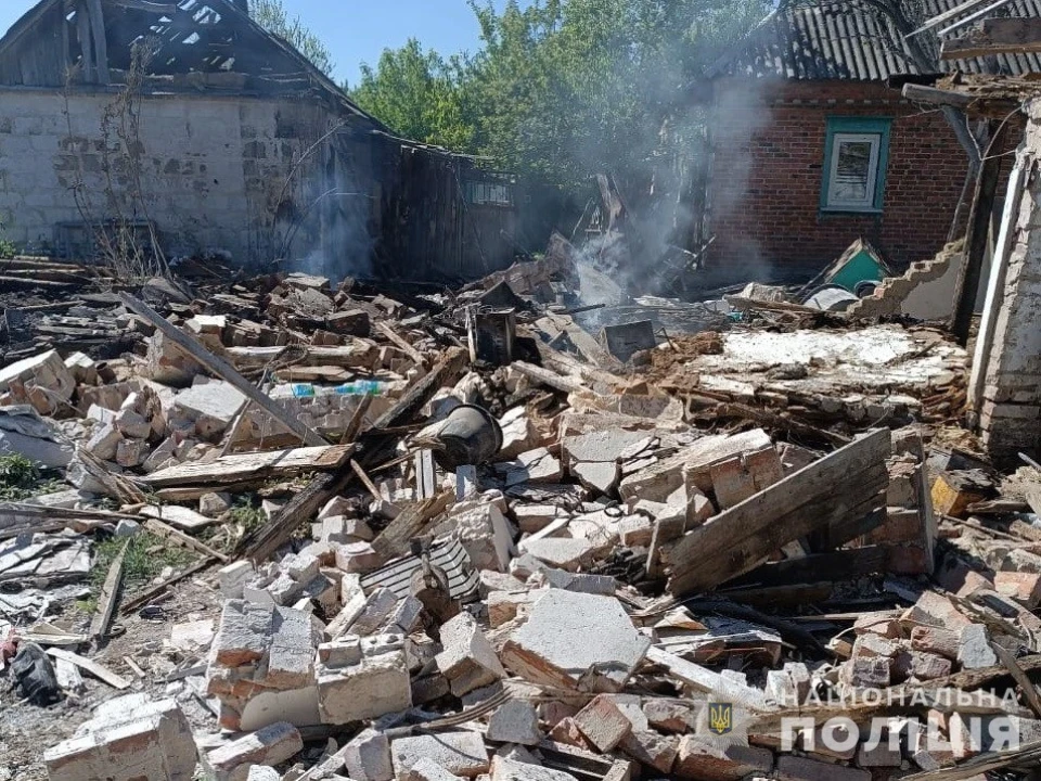 Російські окупанти обстріляли Сумщину: 1 поранений, 8 пошкоджених будинків і авто фото №2