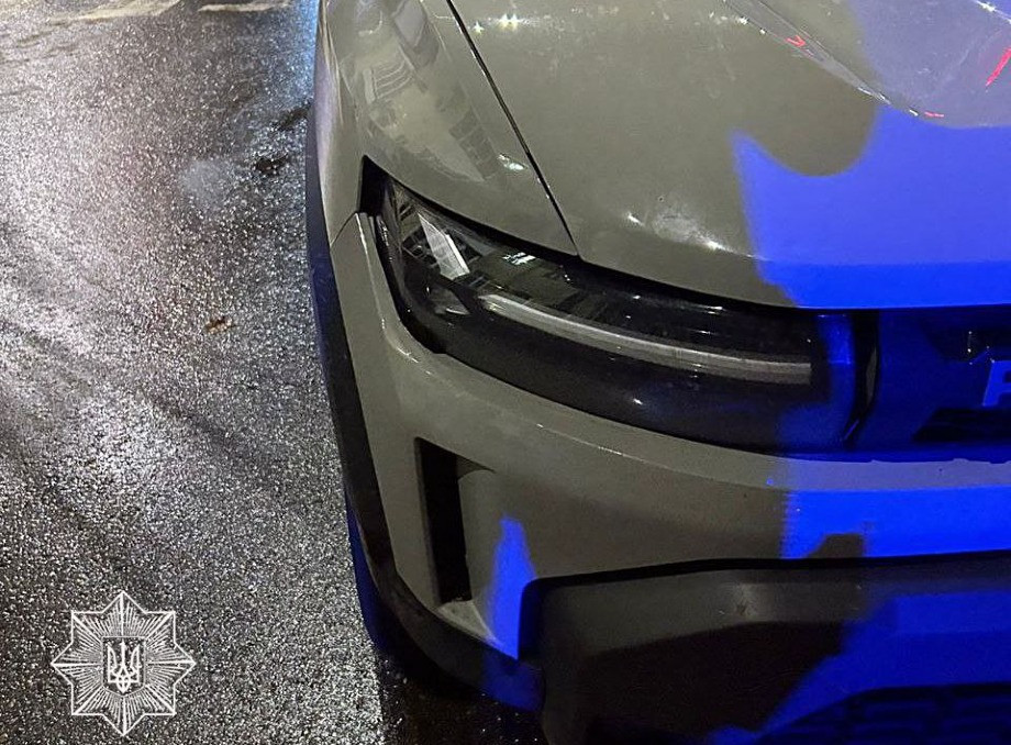 У центрі Сум легковик збив 18-річного хлопця, який перебігав дорогу на червоне світло