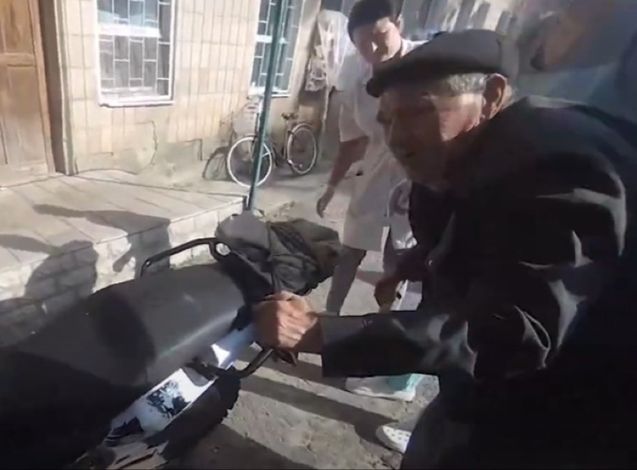 Поліцейський врятував подружжя, яке підірвалося на міні на Шосткинщині