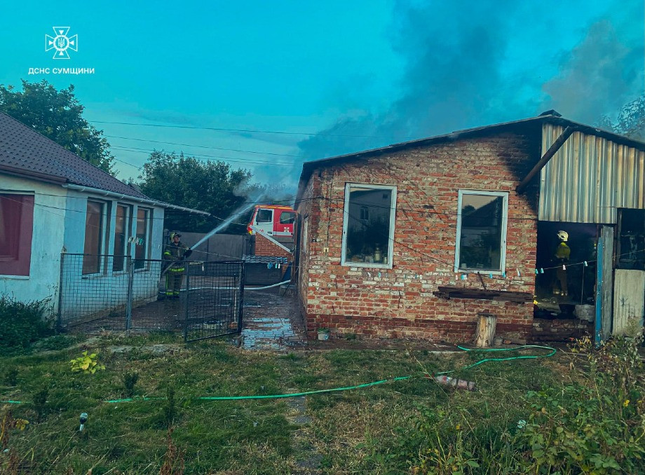 У Тростянці пожежники ліквідували загоряння в гаражі