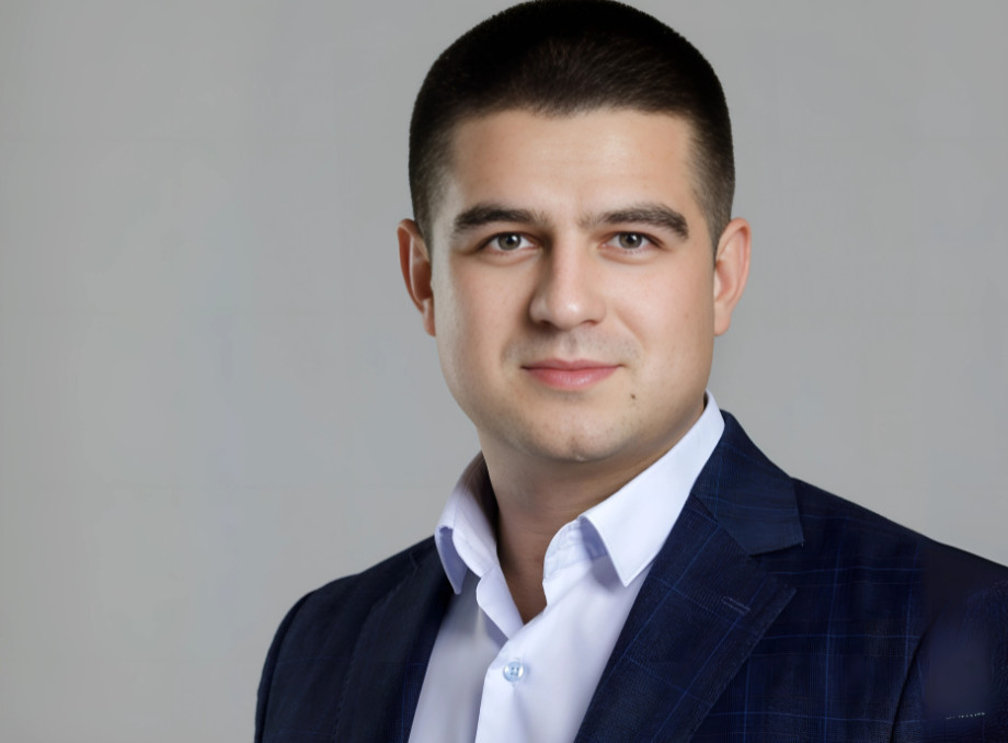 Хто відповідає за управління комунальним майном у Сумах?