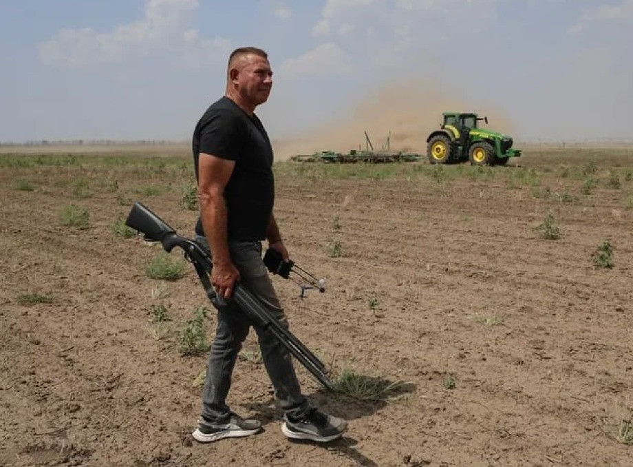 Фермер із Херсонщини, який сам розміновував поля, посмертно став Героєм України