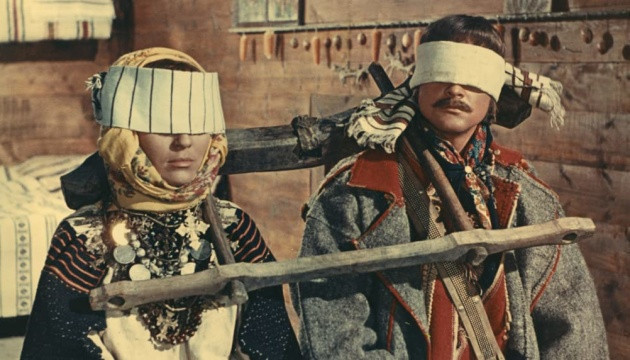 Який фільм Сергія Параджанова, відзнятий у 1964 році на кіностудії імені Олександра Довженка, отримав 39 міжнародних нагород у 21 країні та став світовою класикою українського кіно?